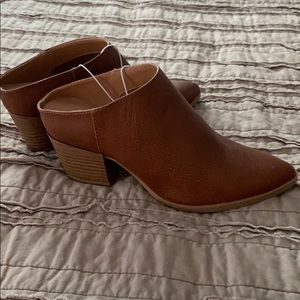 Universal Thread boots